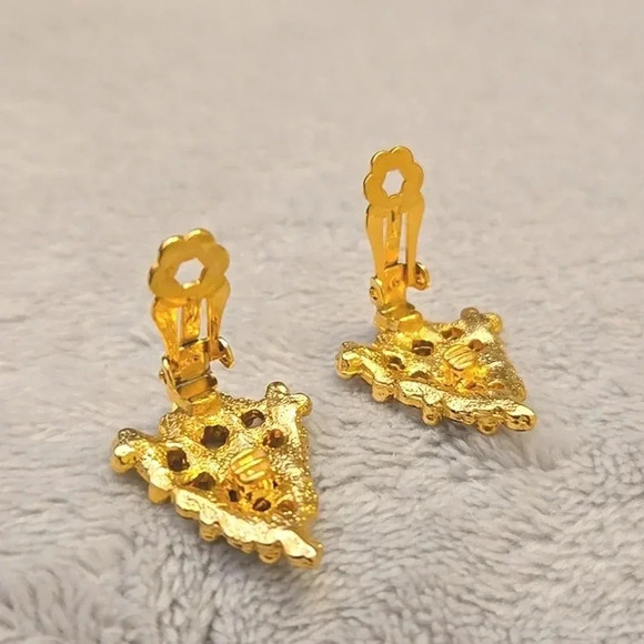 #338 Clip on earring gold tone chrismas tree - Picture 5 of 5